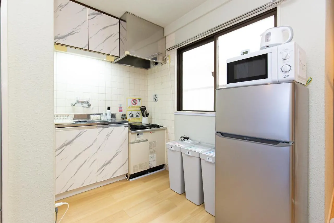 Bari Romane Building Tokio Apartament